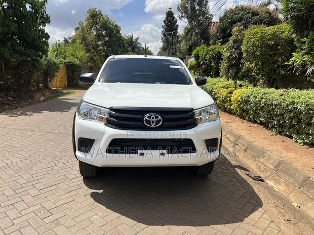 New Toyota Hilux 2019 White