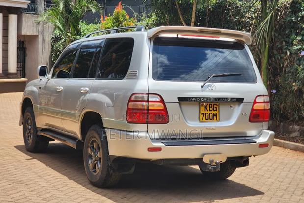 Toyota Land Cruiser 2002 Silver