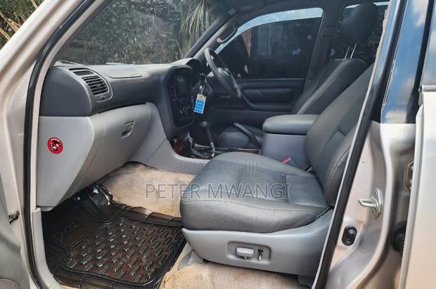 Toyota Land Cruiser 2002 Silver