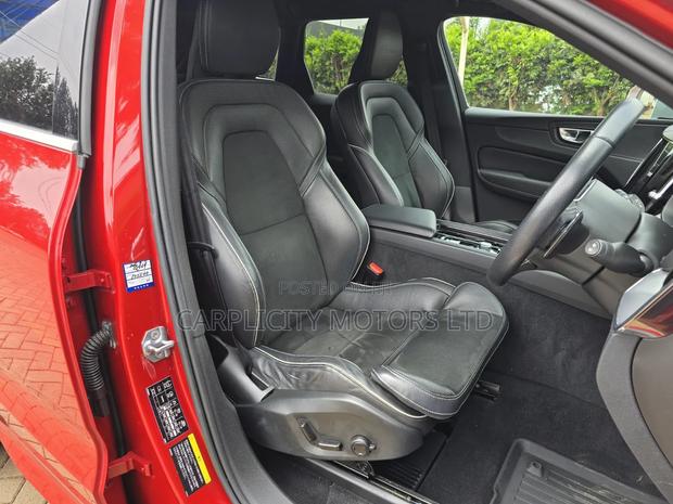 Volvo XC60 2019 Red