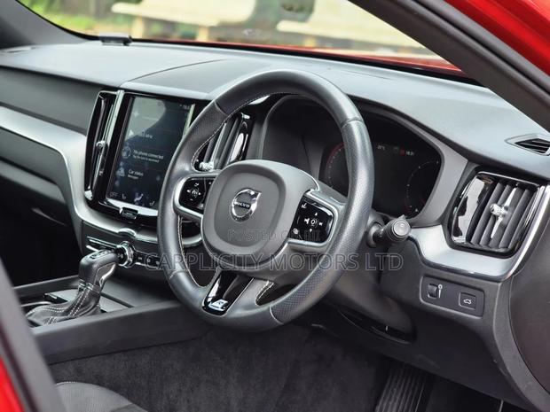 Volvo XC60 2019 Red