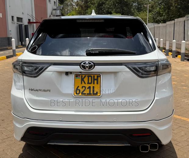 Toyota Harrier 2.0 2015 Off white
