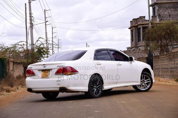 Toyota Crown 2012 White