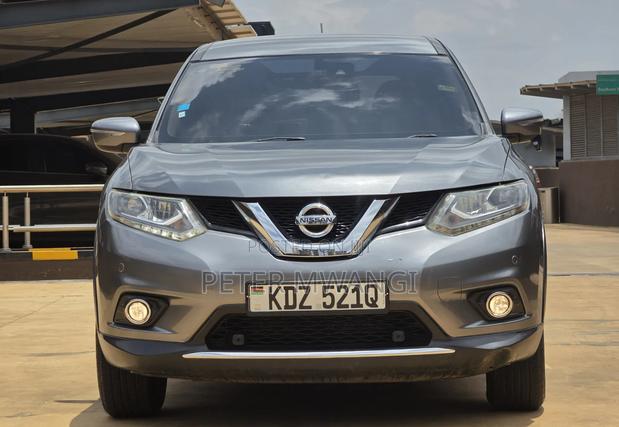 Nissan X-Trail 2015 Gray