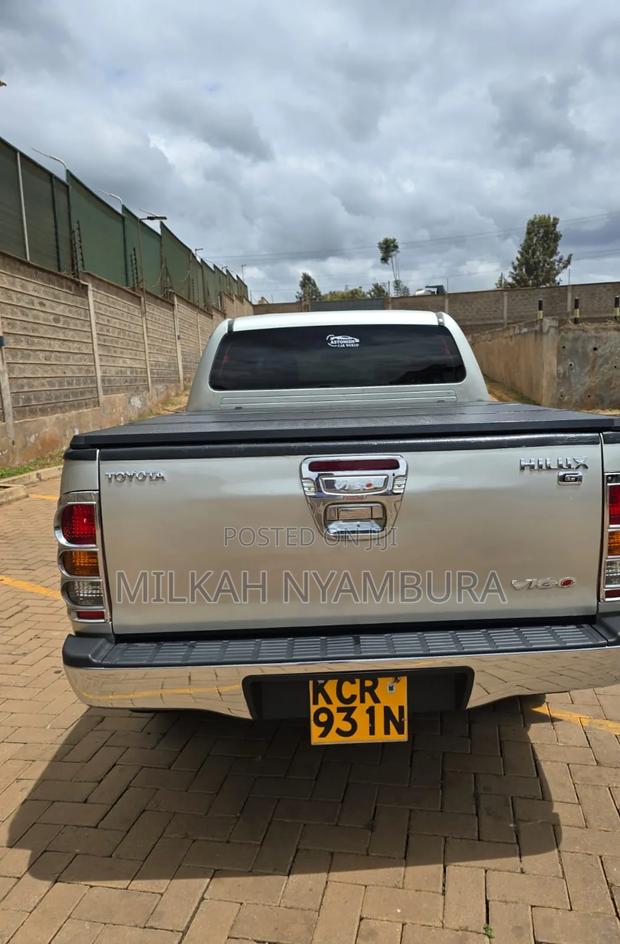 Toyota Hilux 2011 Silver