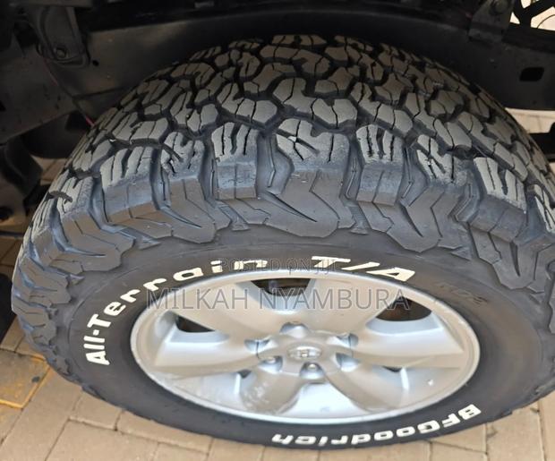 Toyota Hilux 2011 Silver