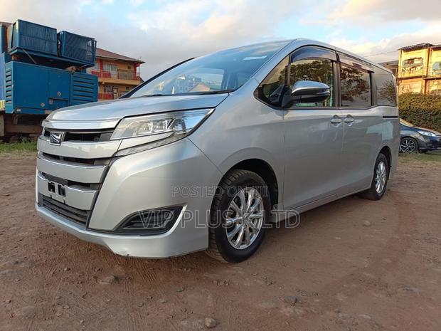 Toyota Noah 2.0 FWD (8 Seater) 2019 Silver