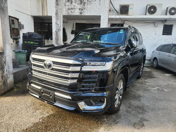 Toyota Land Cruiser 2023 Black