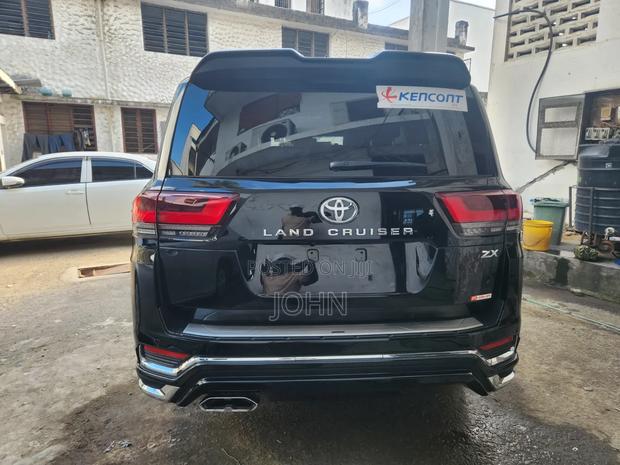 Toyota Land Cruiser 2023 Black