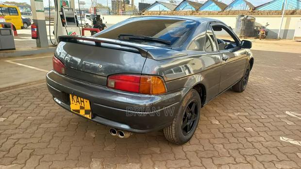 Toyota Corolla 2004 Gray