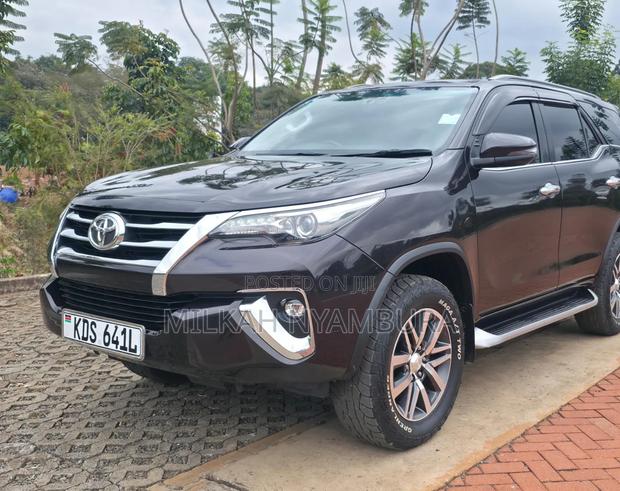 Toyota Fortuner 2018 Black