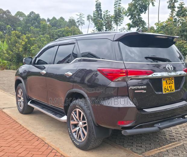Toyota Fortuner 2018 Black