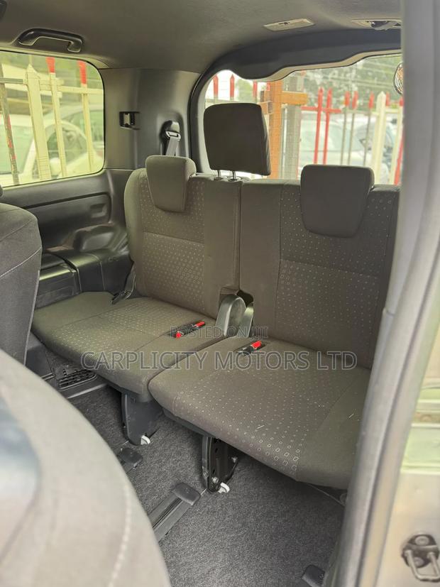 Toyota Voxy 2019 Silver