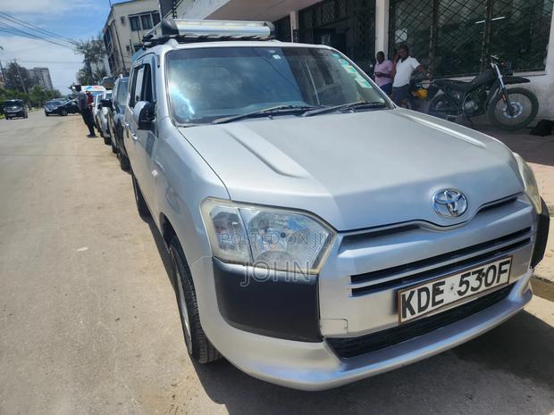 Toyota Succeed 2015 Silver