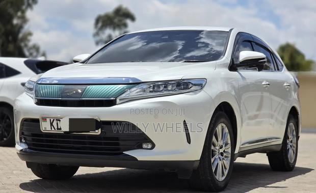 Toyota Harrier 2.0 2019 White