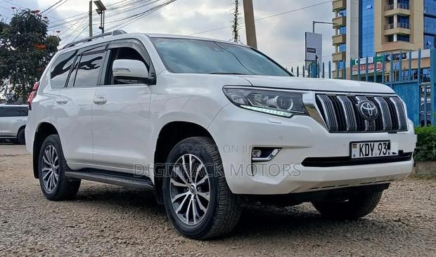 Toyota Land Cruiser Prado 2023 White