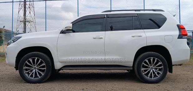 Toyota Land Cruiser Prado 2023 White