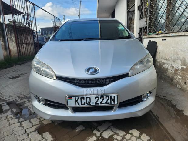 Toyota Wish 2011 Silver