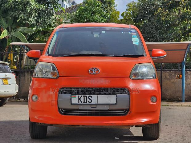 Toyota Porte 1.5 AWD 2012 Orange