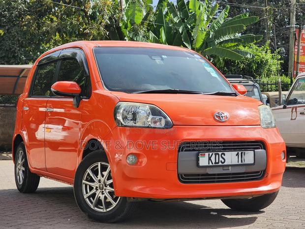 Toyota Porte 1.5 AWD 2012 Orange