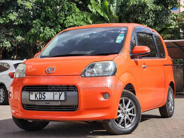 Toyota Porte 1.5 AWD 2012 Orange