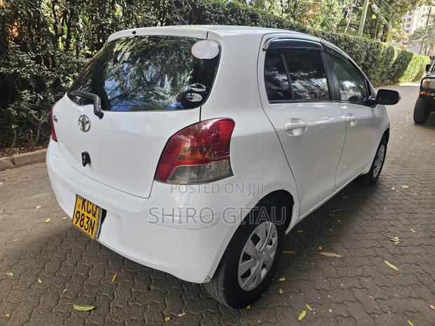 Toyota Vitz 2011 White