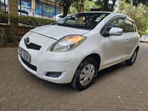 Toyota Vitz 2011 White