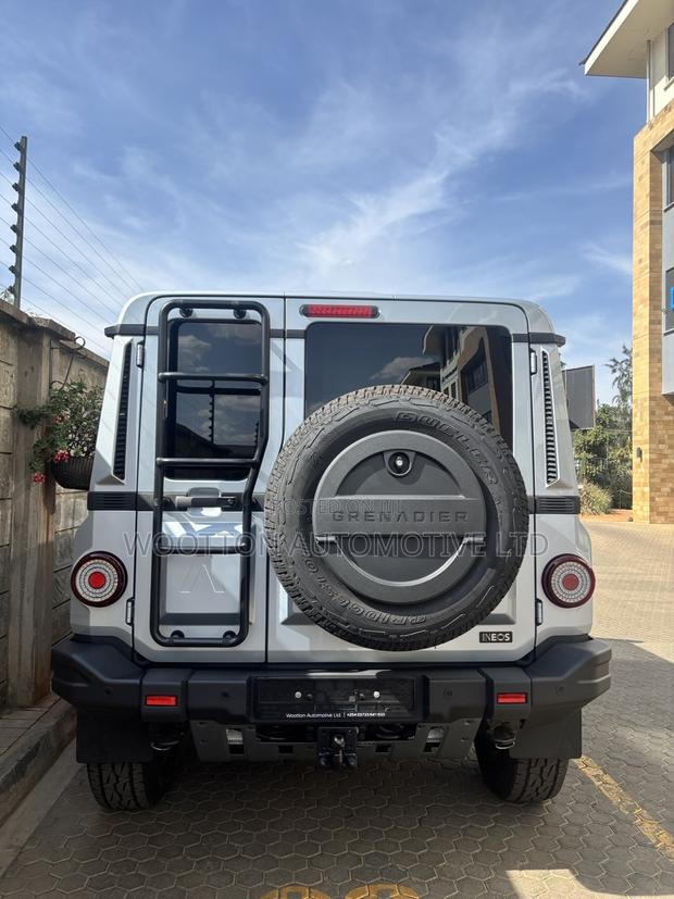 New INEOS Grenadier Fieldmaster 4WD 2024 Silver