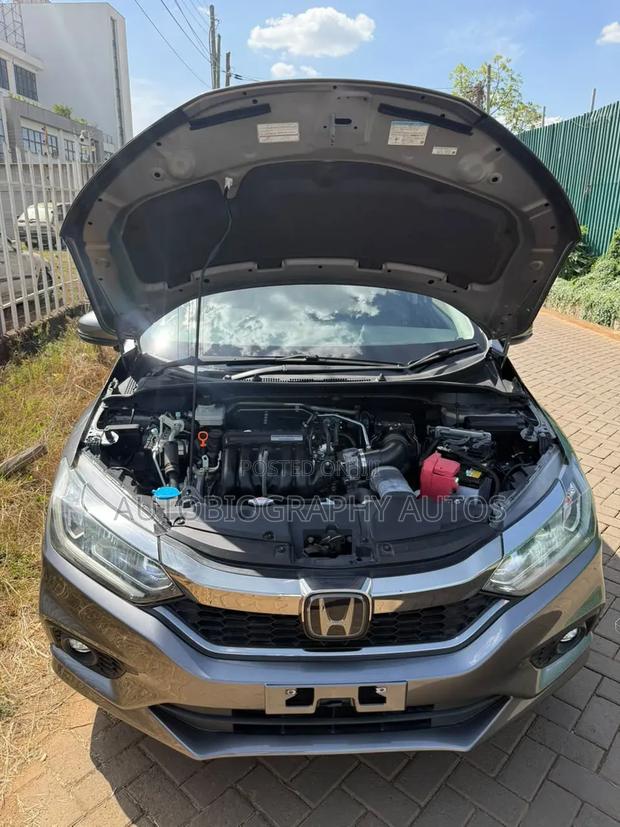 Honda Grace 2019 Gray
