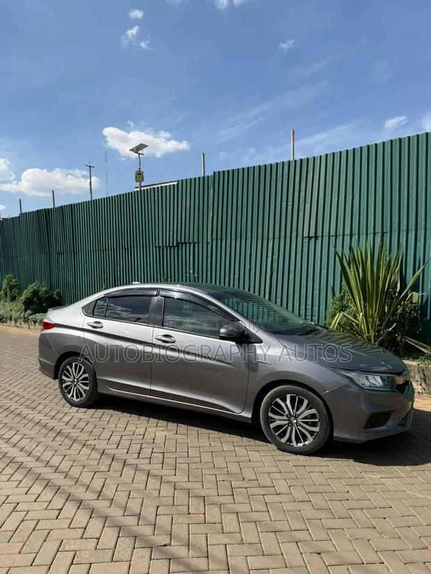 Honda Grace 2019 Gray