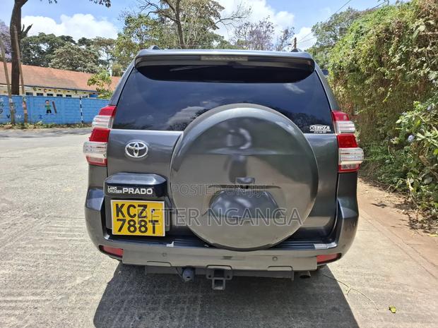 Toyota Land Cruiser Prado 3.0 TD 2013 Gray