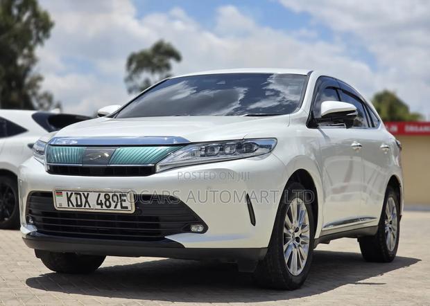 Toyota Harrier 2.0 4WD 2019 White