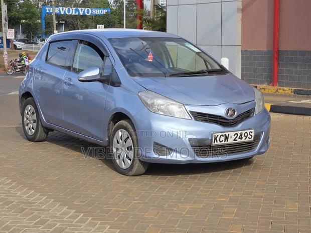 Toyota Vitz 2013 Blue