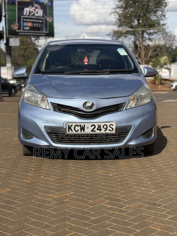 Toyota Vitz 2013 Blue