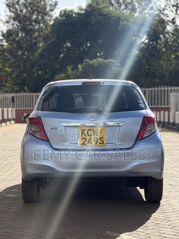 Toyota Vitz 2013 Blue