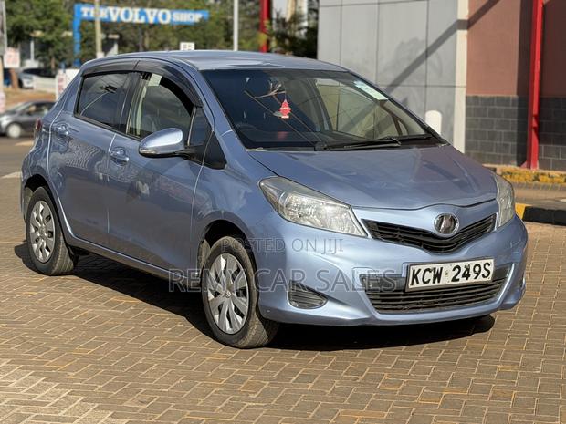 Toyota Vitz 2013 Blue