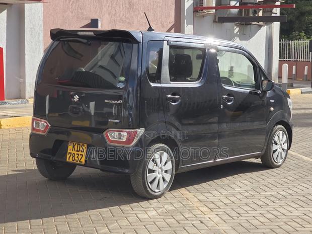 Suzuki Wagon R 2017 Burgundy