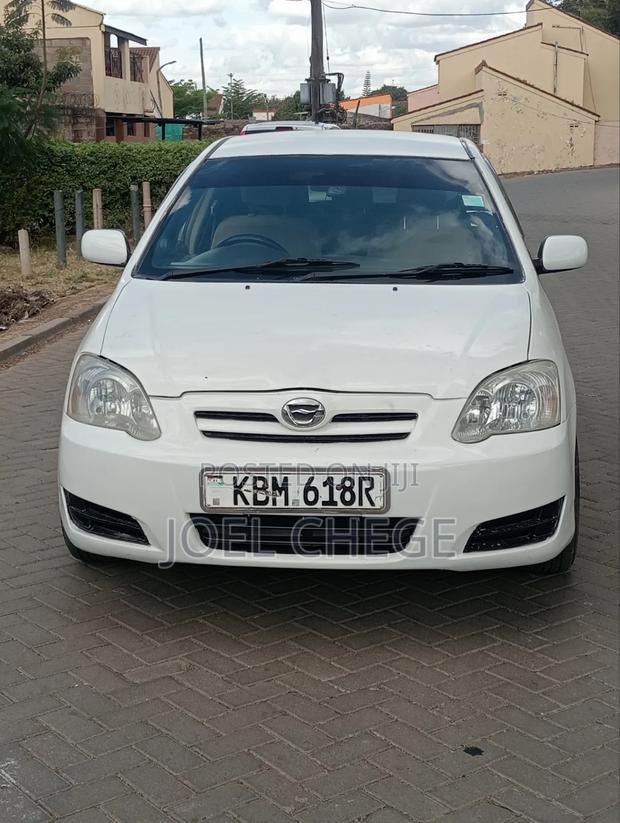Toyota Corolla RunX 2004 White