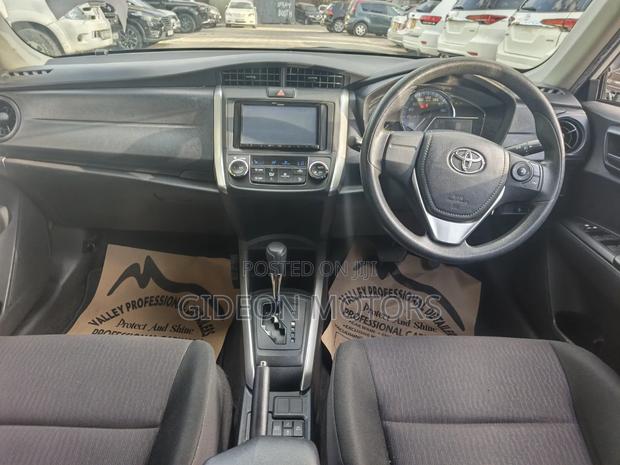 Toyota Corolla Fielder 1.5 Hybrid FWD 2019 White
