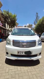 Toyota Noah 2012 Pearl for sale