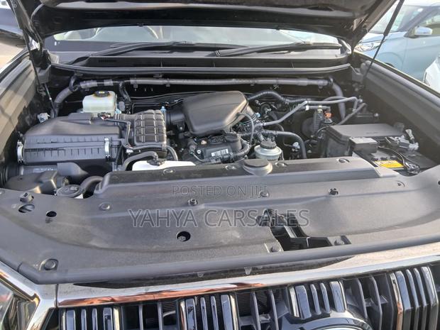 Toyota Land Cruiser Prado 2022 Black