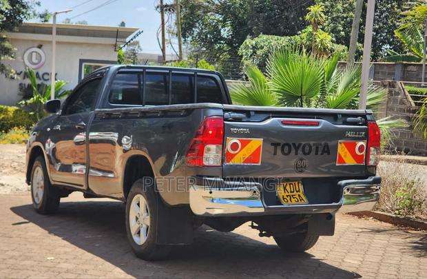 Toyota Hilux 2018 Beige