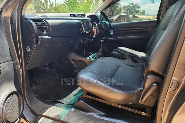Toyota Hilux 2018 Beige