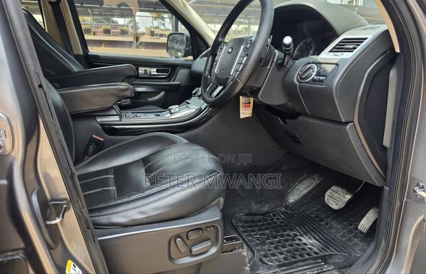 Land Rover Range Rover Sport 2012 Gray