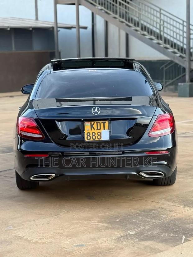 Mercedes-Benz E200 2017 Black