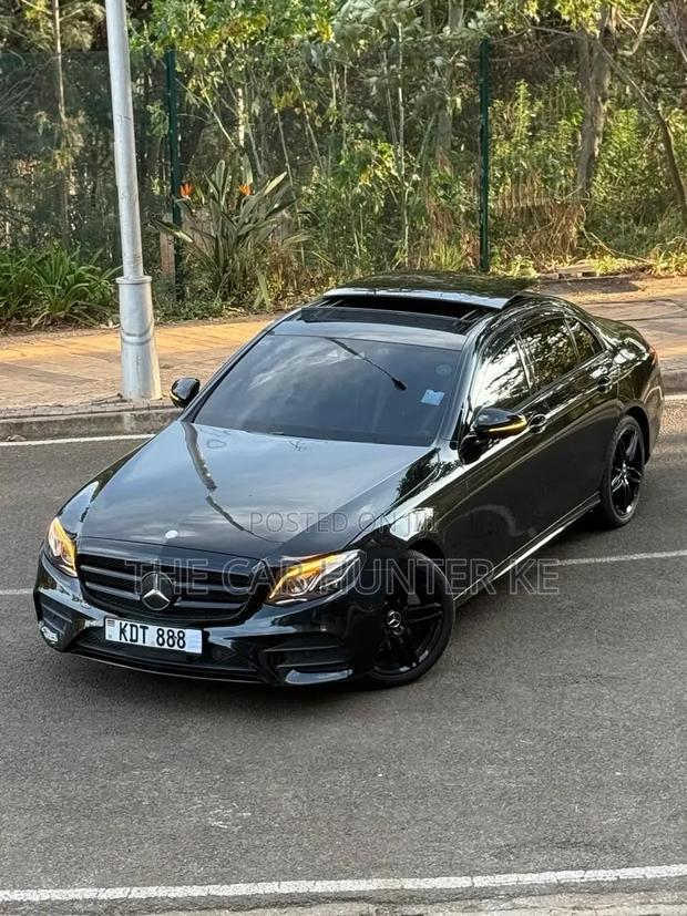 Mercedes-Benz E200 2017 Black