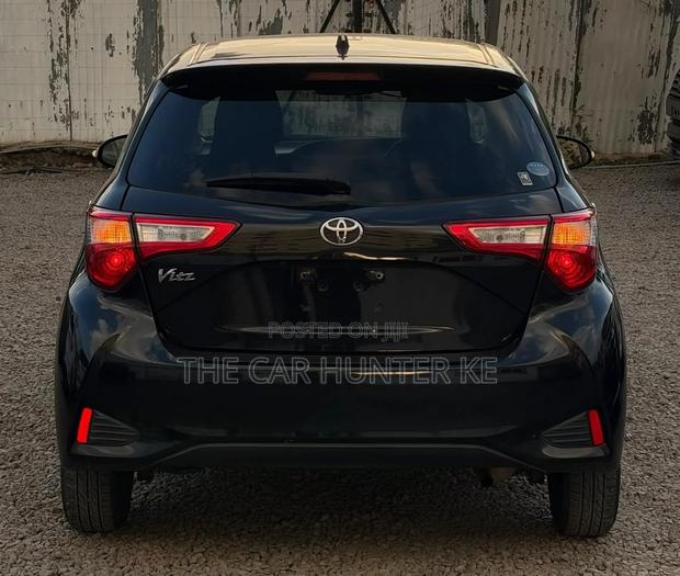 Toyota Vitz 1.0 FWD 5dr 2019 Black