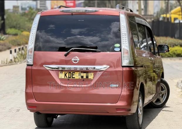 Nissan Serena 2014 Brown