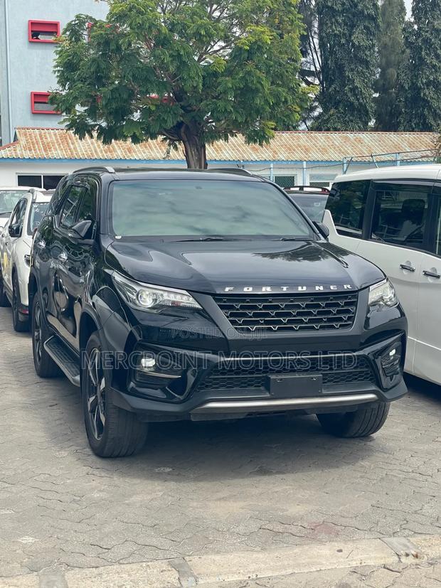 Toyota Fortuner 2019 Matt Black