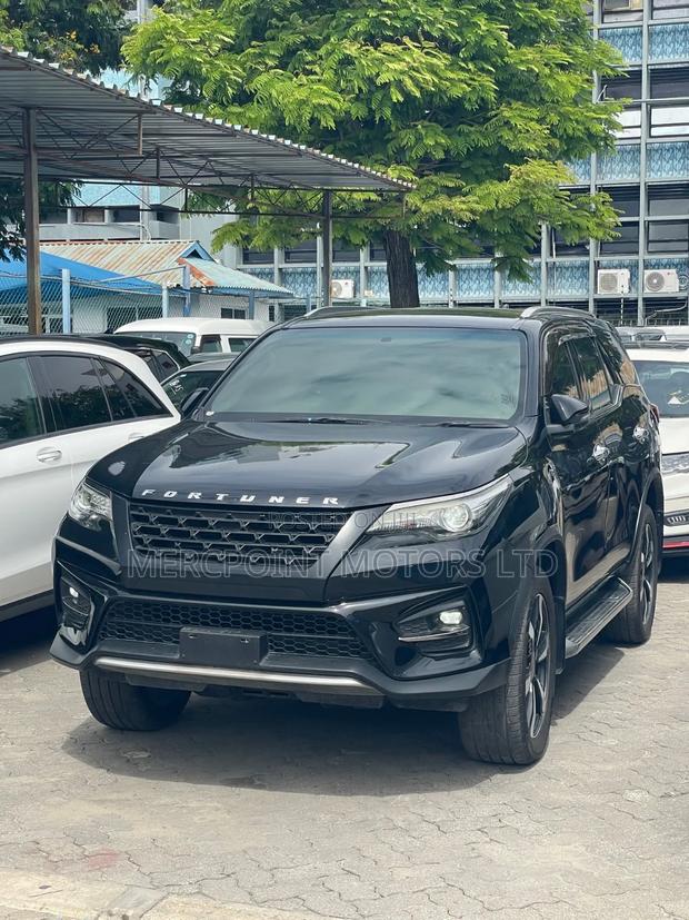 Toyota Fortuner 2019 Matt Black